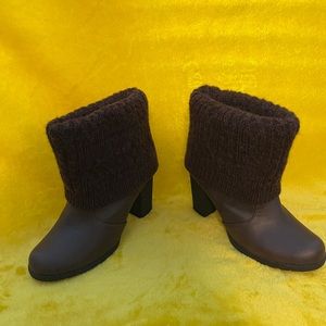 Mukluk Booties Women’s size 6. Like New!! Gorgeous chocolate color!!